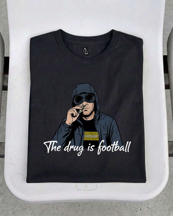 Camiseta ruff- THE DRUG IS FOOTBALL NEGRA