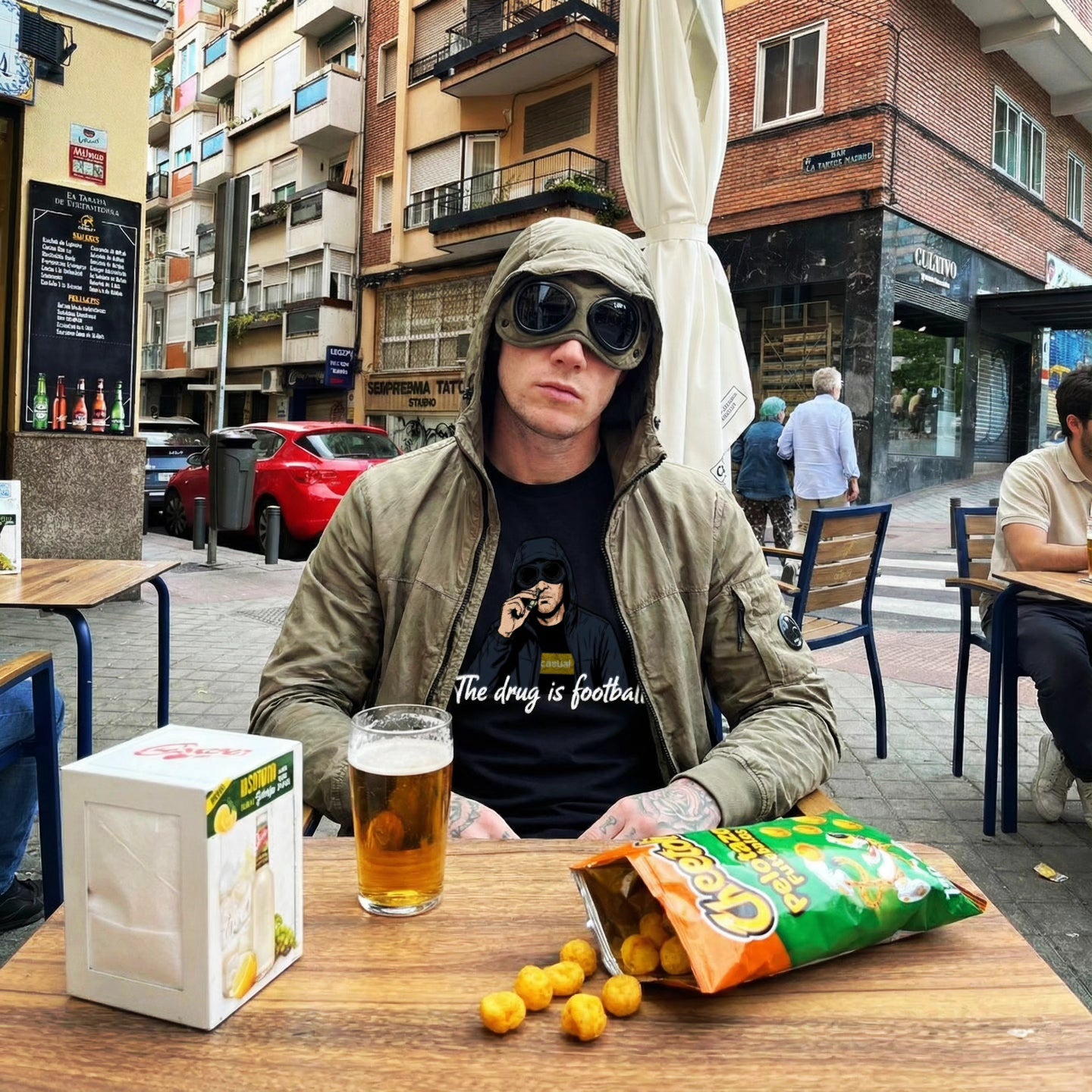 Camiseta ruff- THE DRUG IS FOOTBALL NEGRA